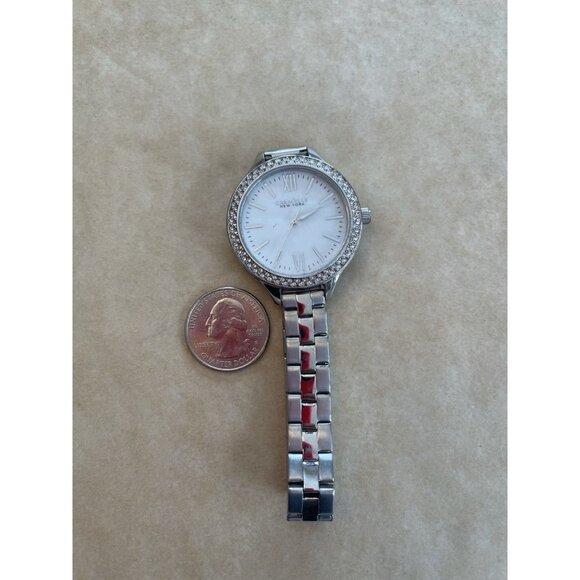 Caravelle by Bulova Women\'s 43L165 Quartz Mother Pearl Dial Watch NO BOX